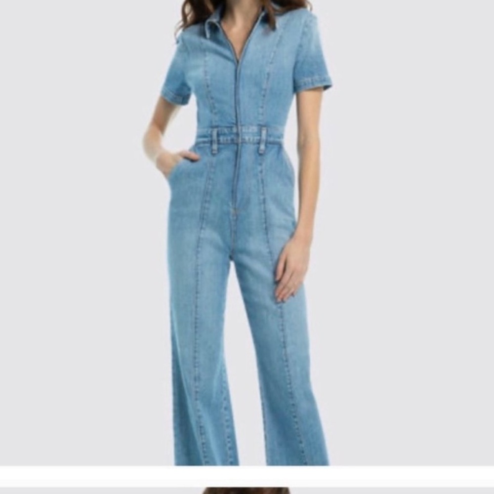 Alice and Olivia denim jumpsuit.. NWT size 27